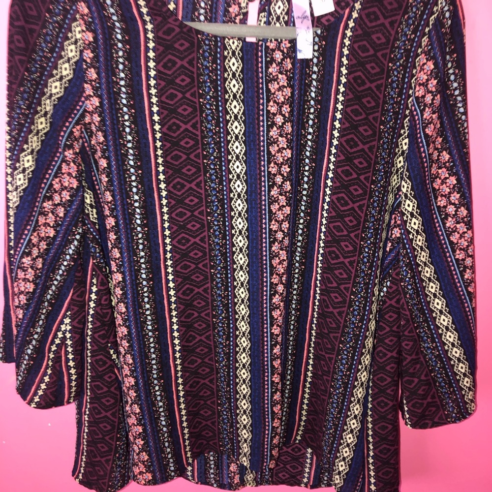 Beautiful patterned blouse - Picture 2 of 6